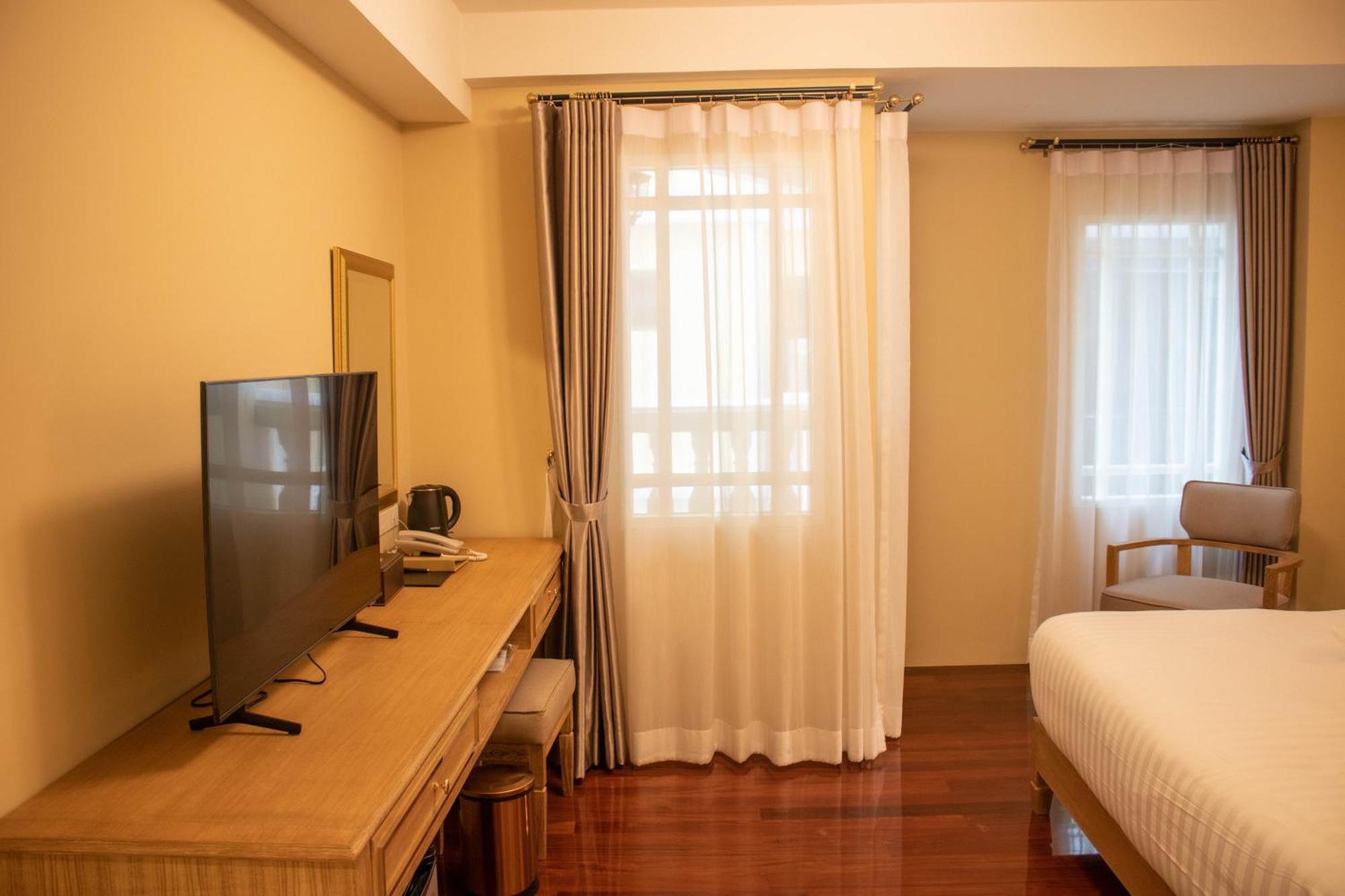 Siri Ratchadamnoen Bangkok Hotel Zewnętrze zdjęcie
